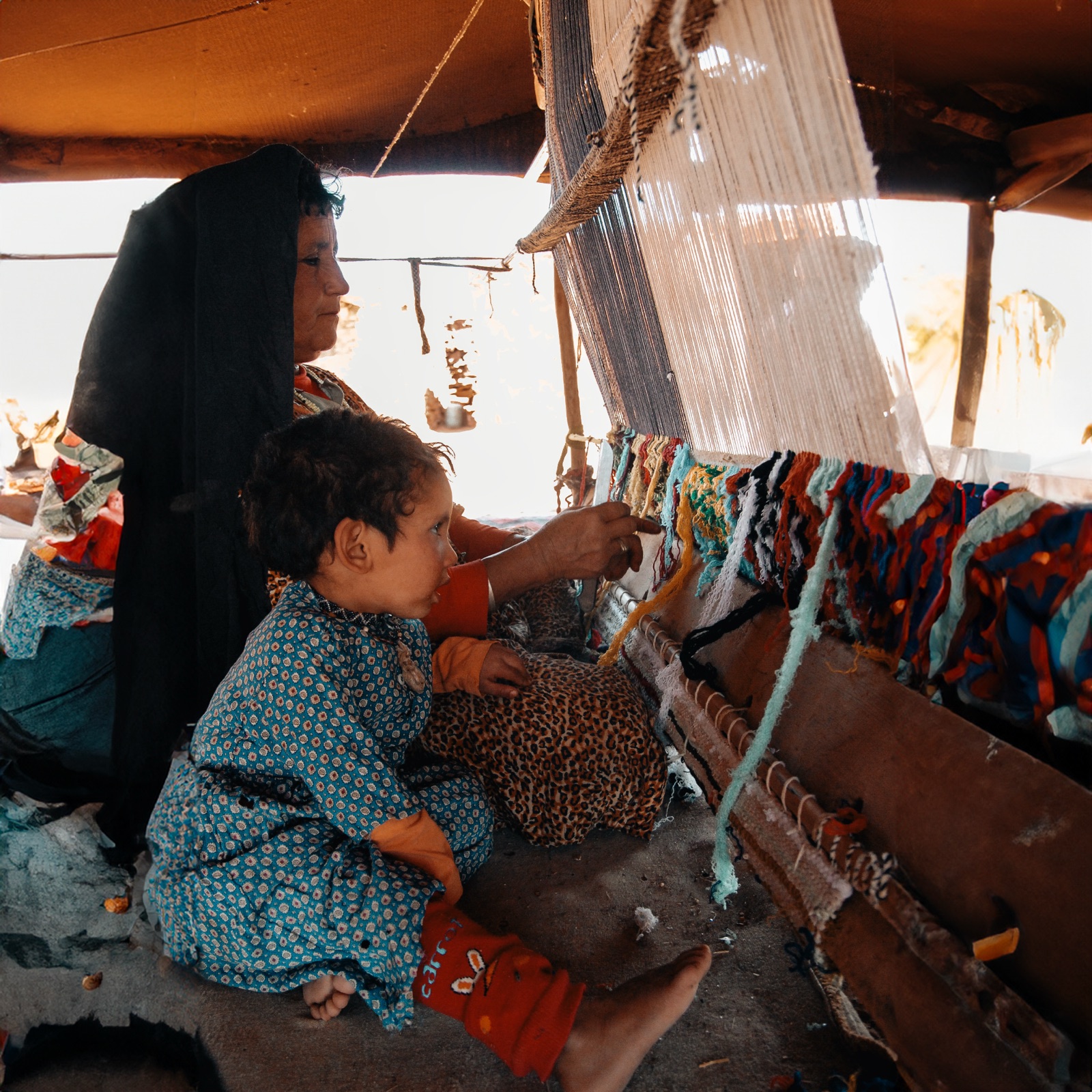 Donne nel deserto del Sahara marocchino