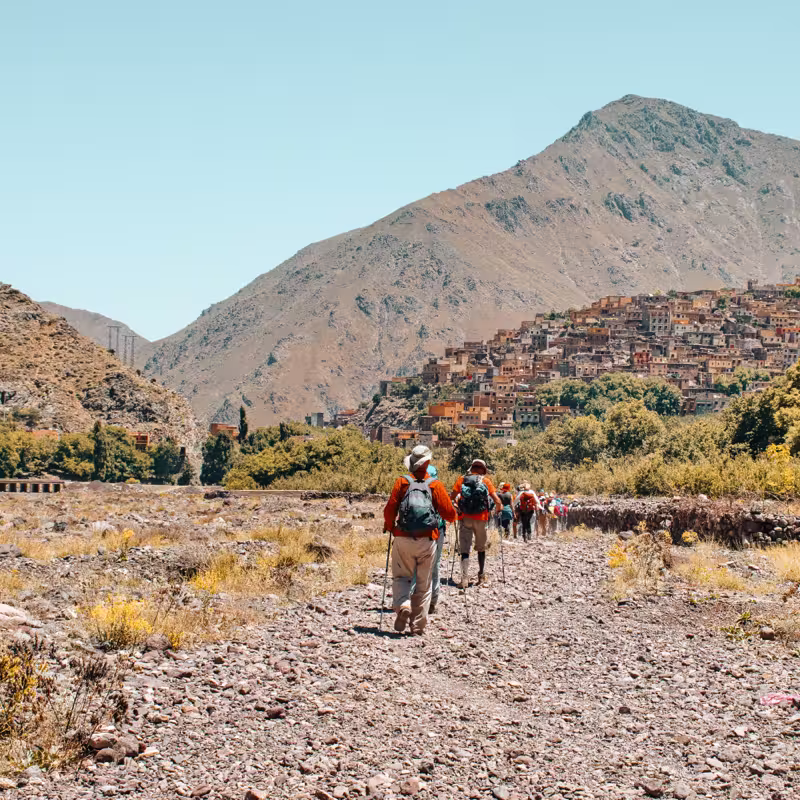 Trekking sull'Alto Atlante verso un villaggio berbero