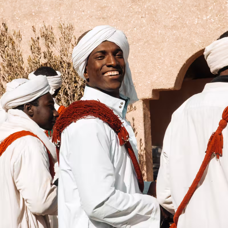 Zakaria, musicista gnawa e parte della famiglia AlidTours